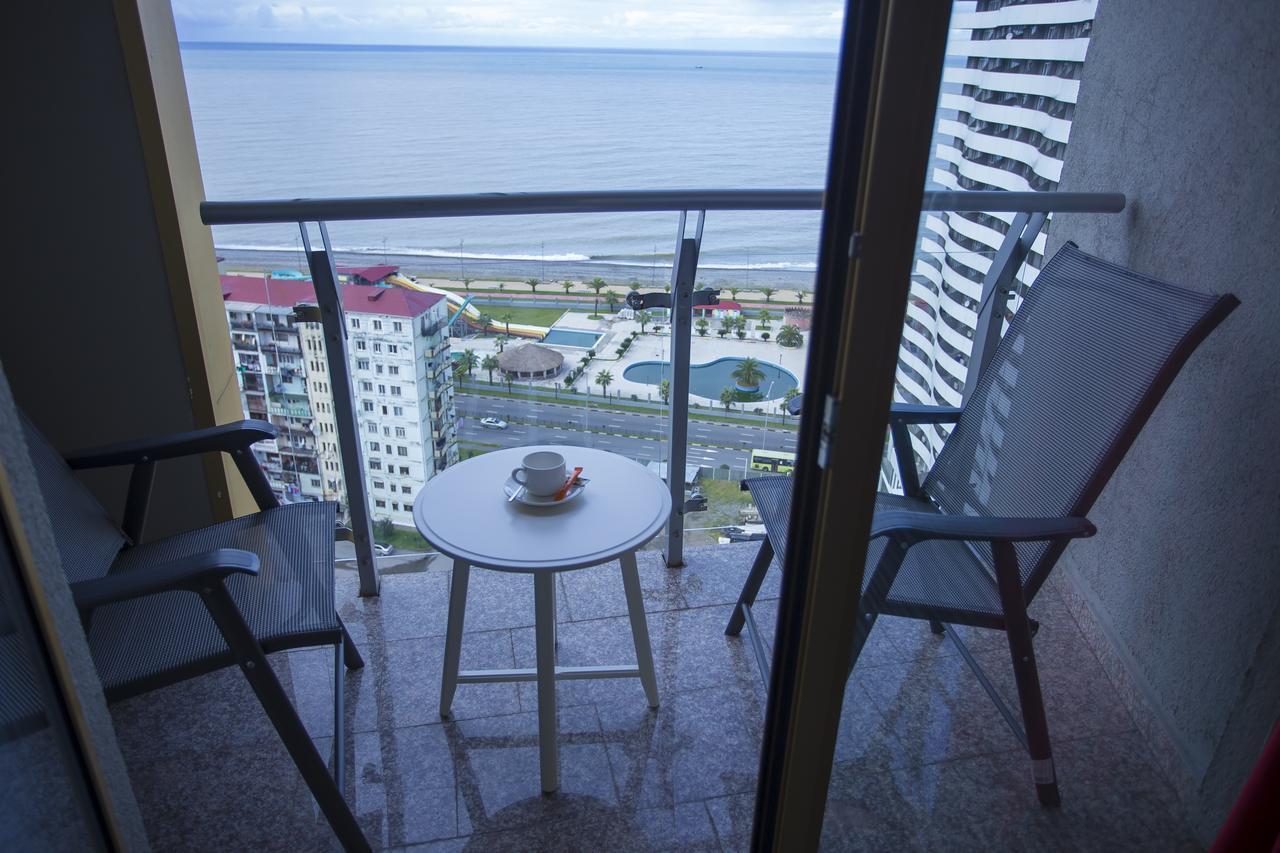 Aparthotel Tangerine Batumi Exteriör bild