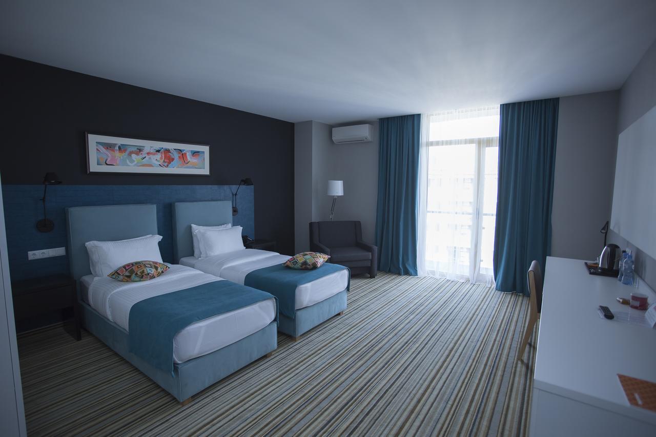 Aparthotel Tangerine Batumi Exteriör bild