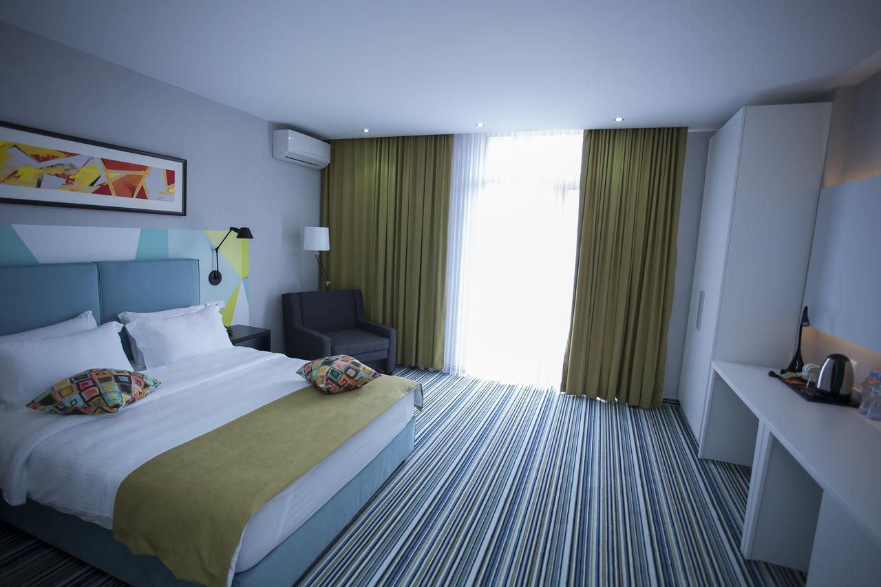 Aparthotel Tangerine Batumi Exteriör bild