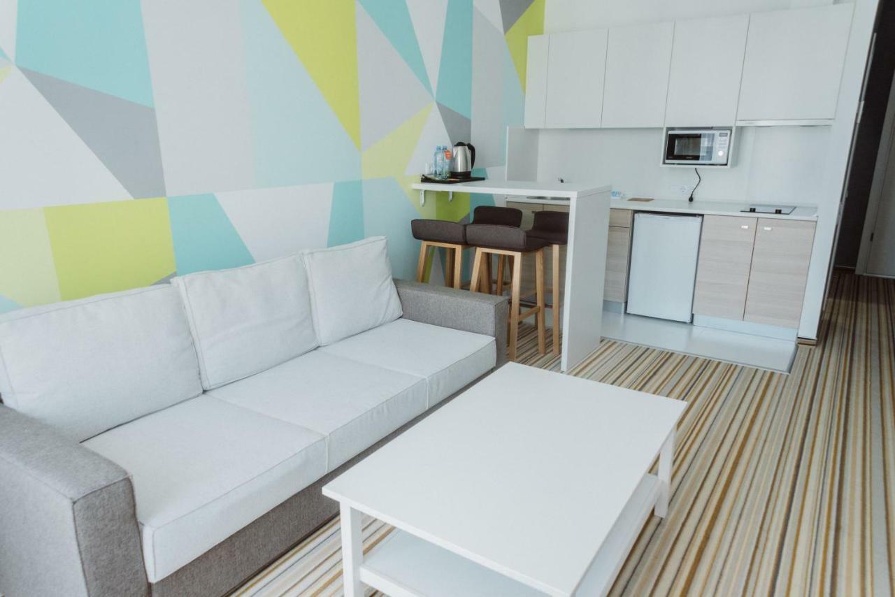 Aparthotel Tangerine Batumi Exteriör bild