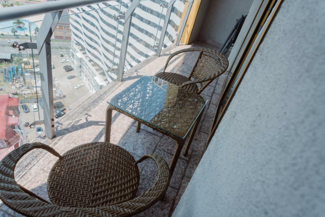 Aparthotel Tangerine Batumi Exteriör bild